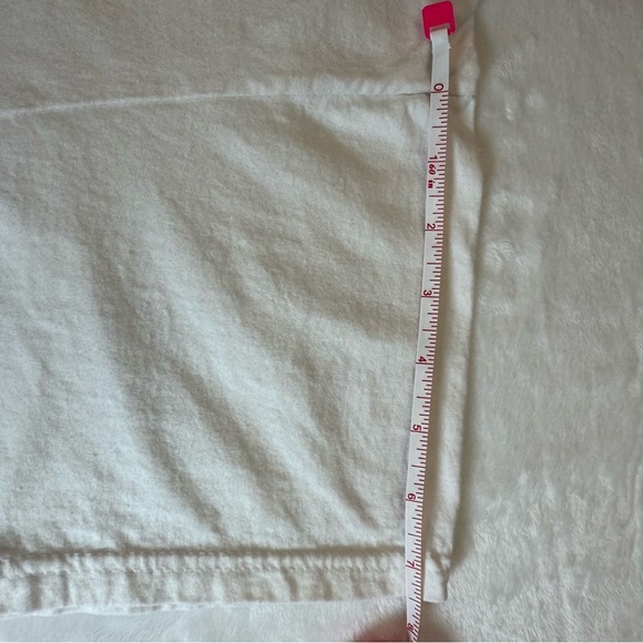 NWOT Girls Hunt Too White and Pink Women’s T-Shirt - Picture 7 of 8